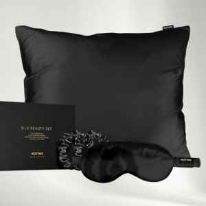 dárek k předplatnému časopisu VOGUE